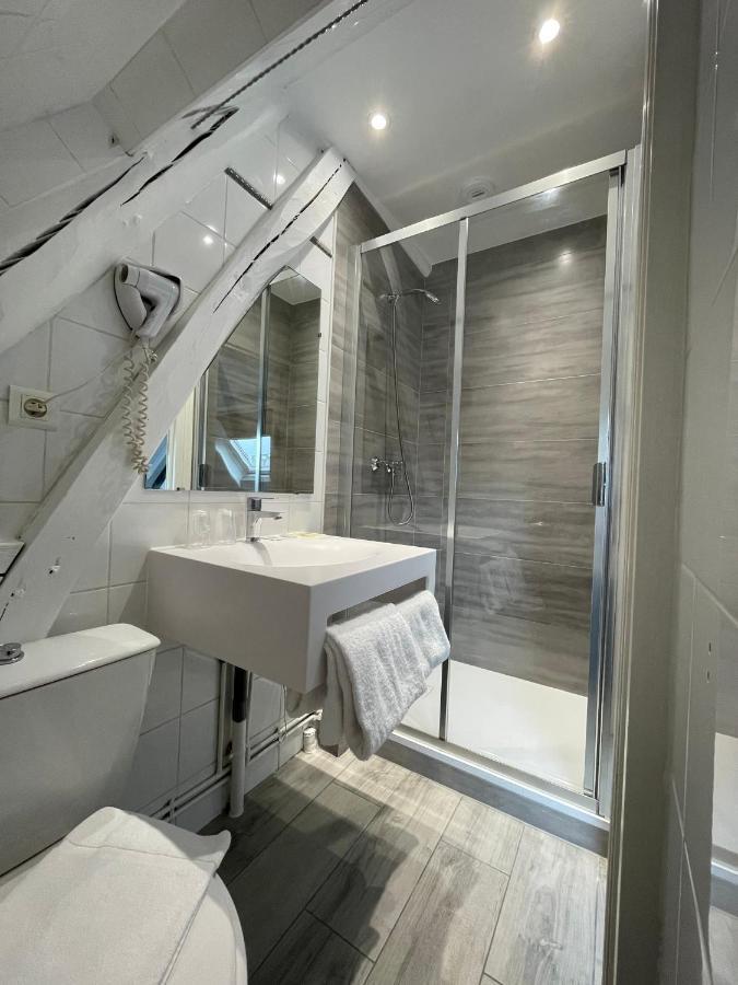 Hotel De Troyes Bagian luar foto