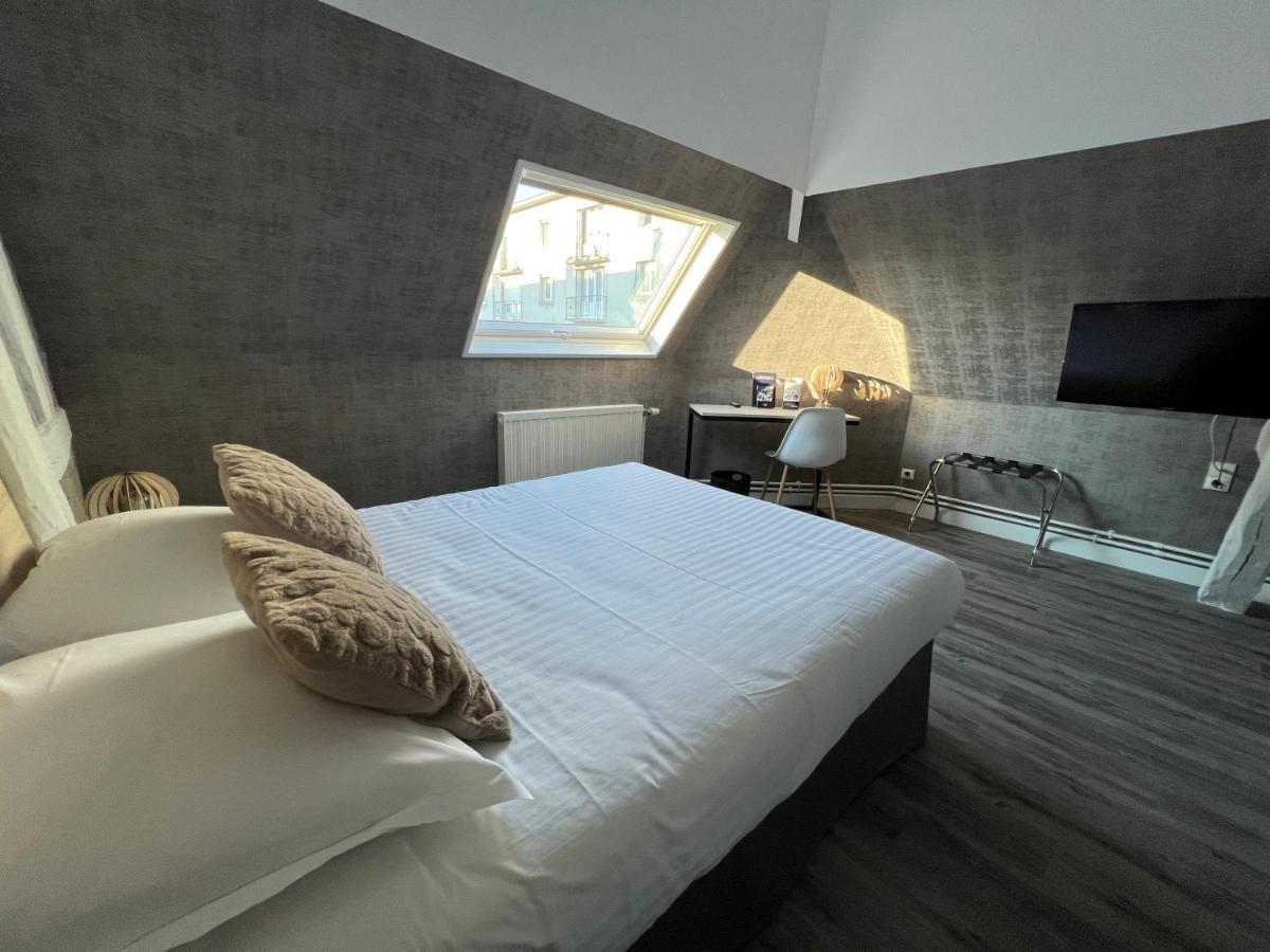 Hotel De Troyes Bagian luar foto