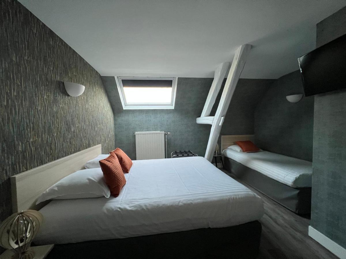 Hotel De Troyes Bagian luar foto