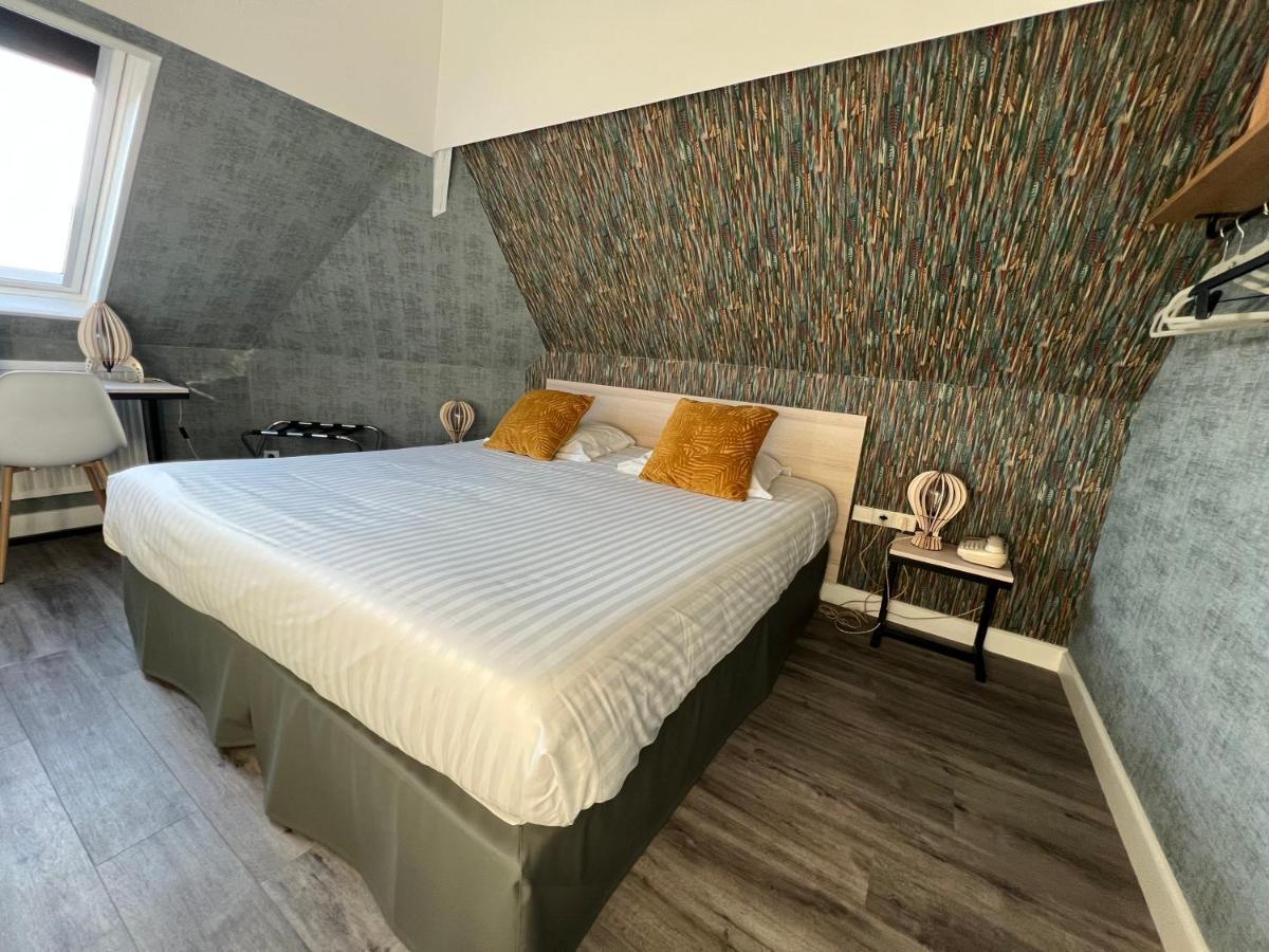 Hotel De Troyes Bagian luar foto
