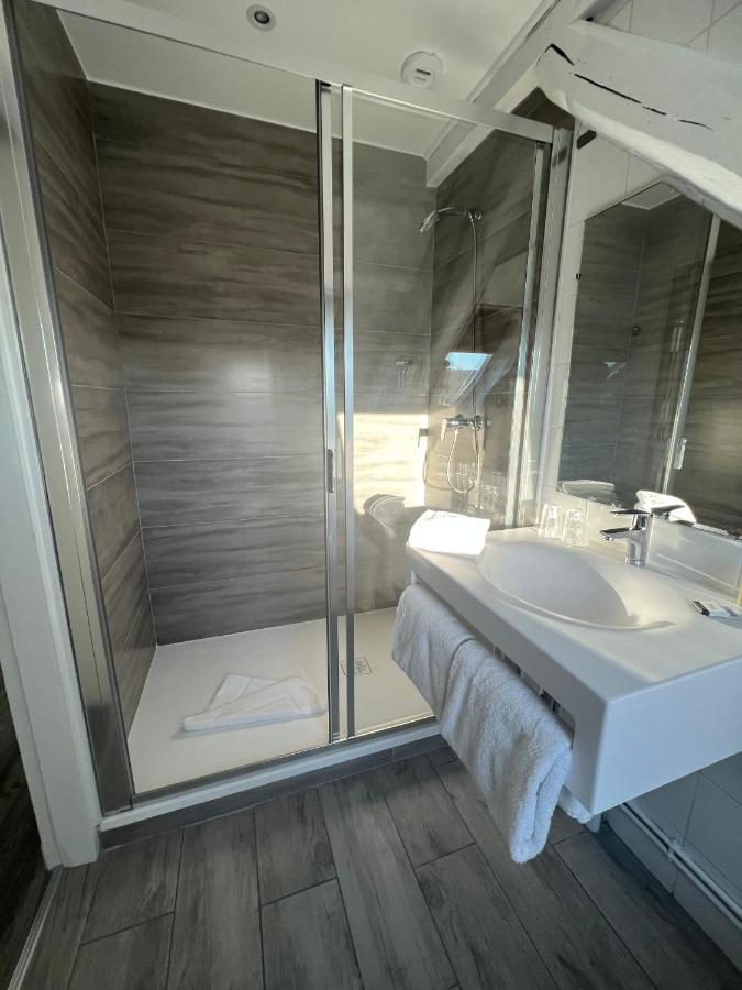 Hotel De Troyes Bagian luar foto