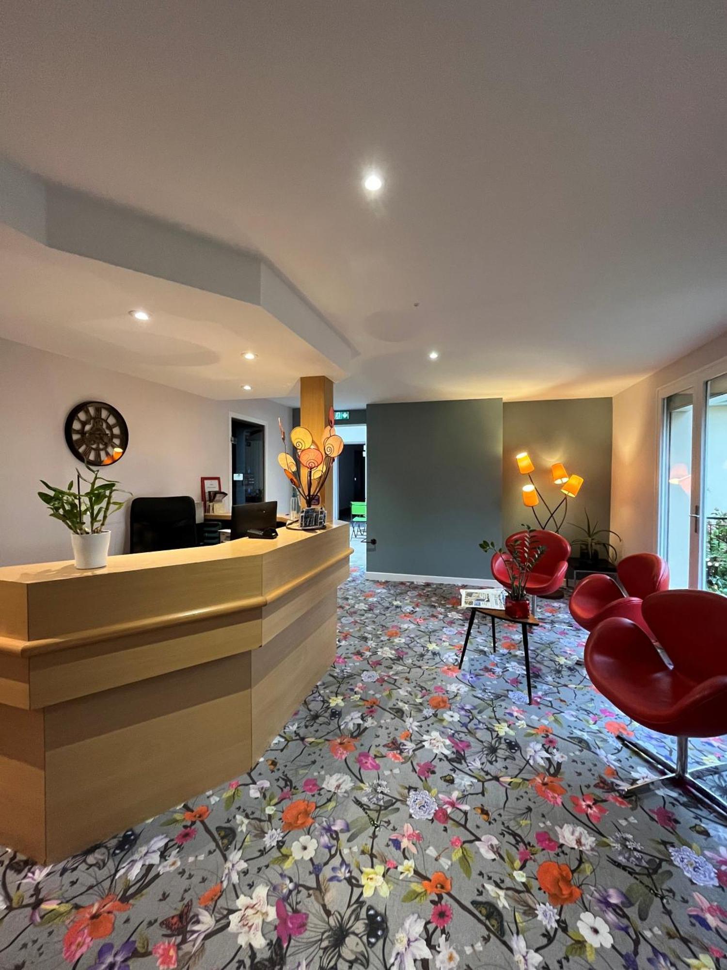 Hotel De Troyes Bagian luar foto