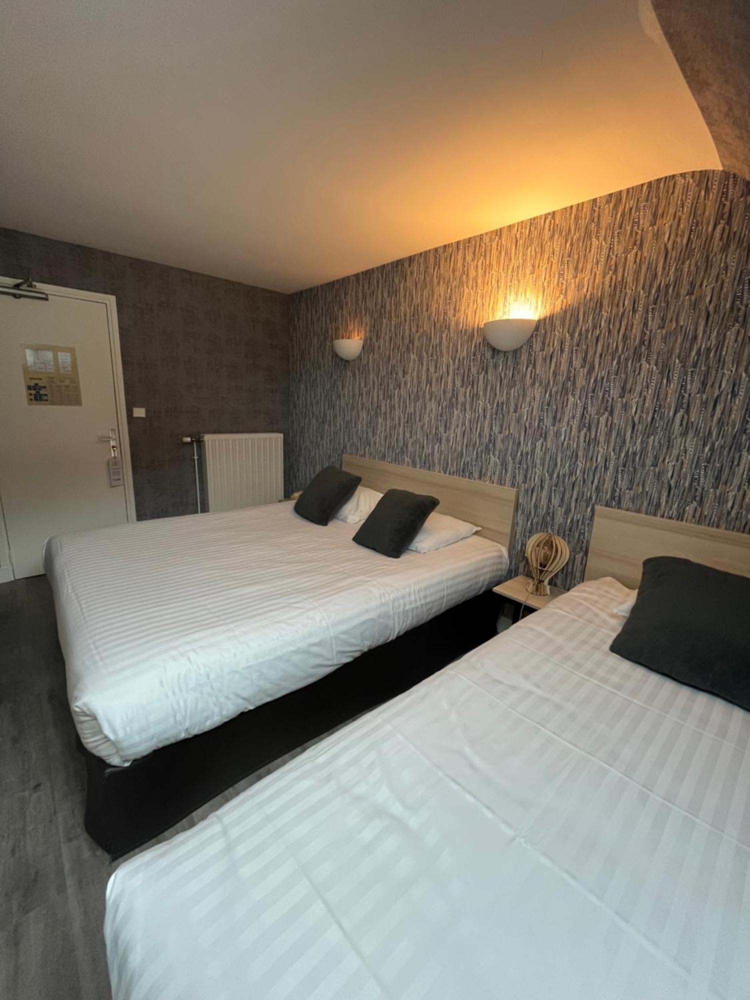 Hotel De Troyes Bagian luar foto