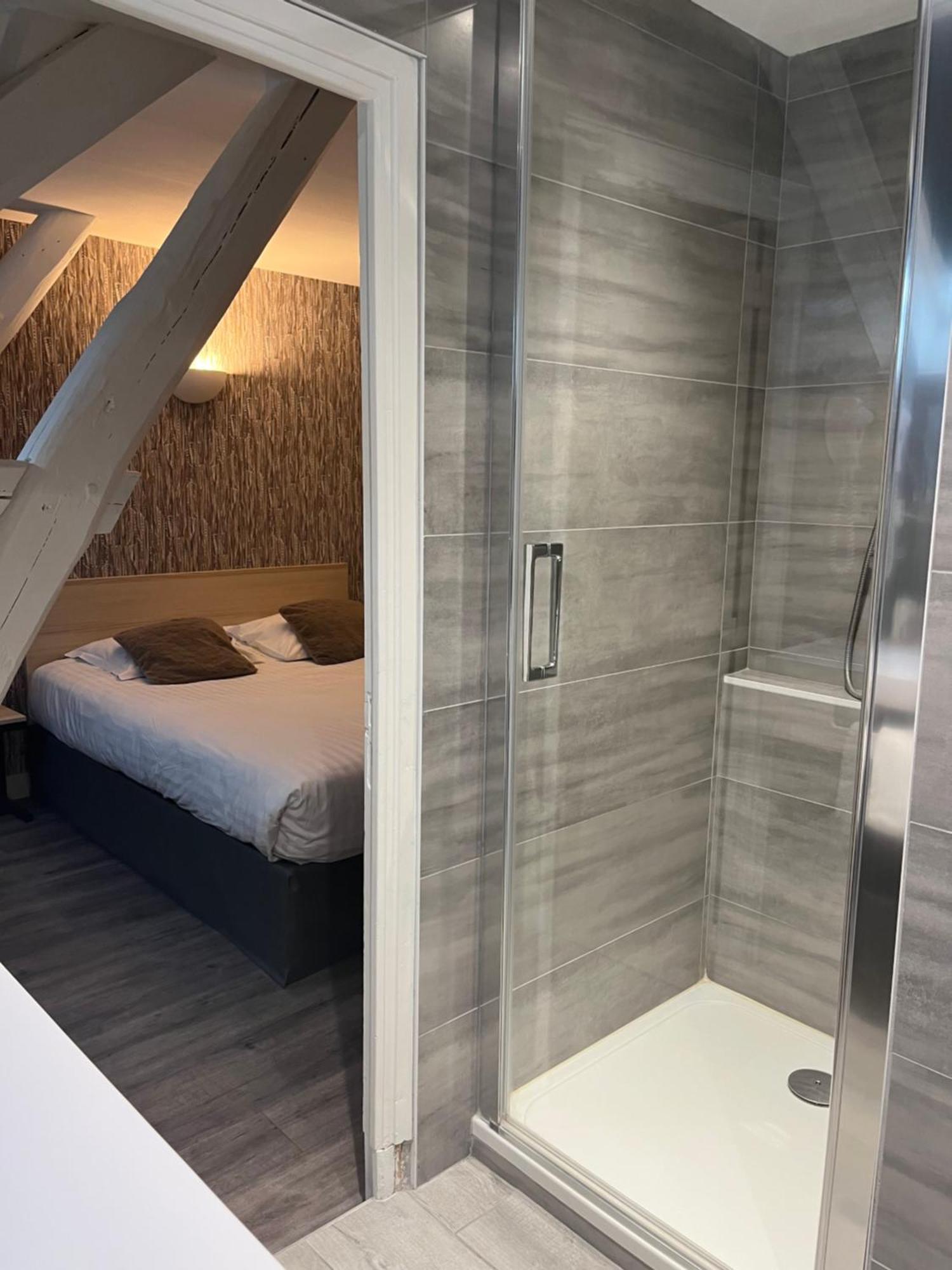 Hotel De Troyes Bagian luar foto