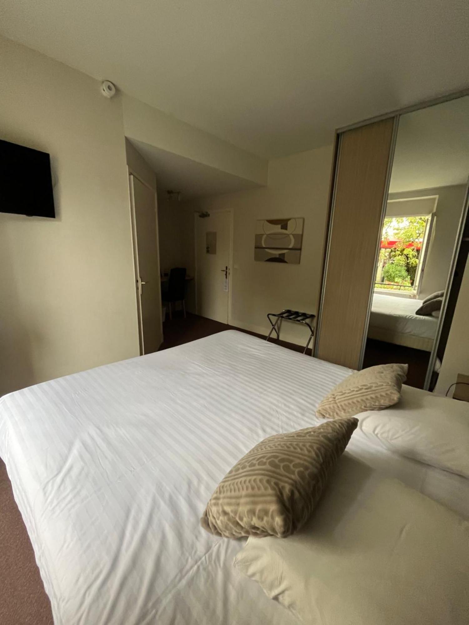 Hotel De Troyes Ruang foto