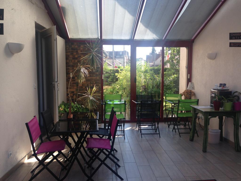 Hotel De Troyes Bagian luar foto