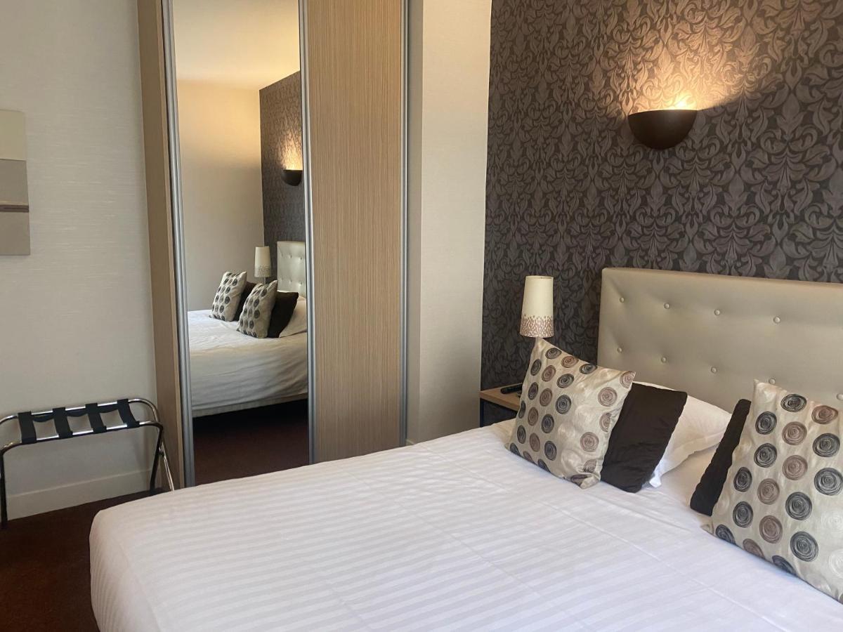 Hotel De Troyes Bagian luar foto